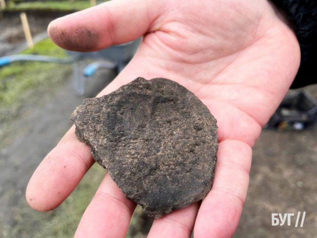 У Володимирі на місті будівництва корпусу ліцею знайшли митну пломбу ХІ-ХІІ ст