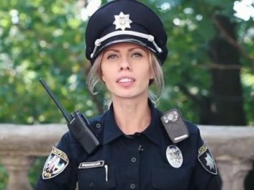 Патрульні поліцейські Києва продекламували вірш «Каменярі» Франка. ВІДЕО