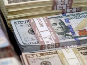 Долар і євро впали у ціні: курс валют у Луцьку станом на 27 квітня