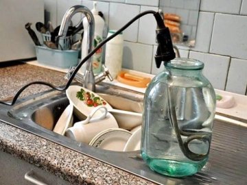 Щоб не захворіти: у Луцьку просять не відключати гарячу воду через епідемію COVID-19