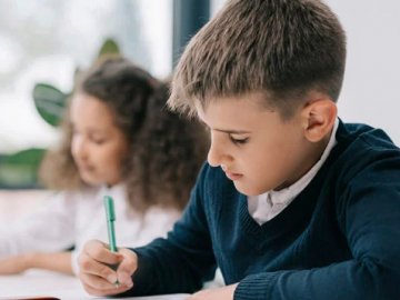 До польських шкіл пішли навчатися 185 тисяч українських дітей