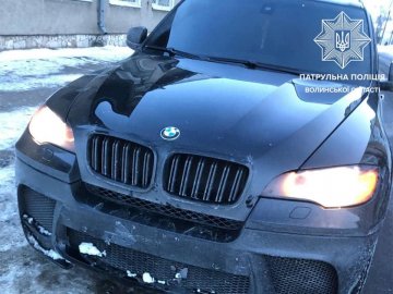 У Луцьку 20-річна водійка BMW їздила без номерного знака