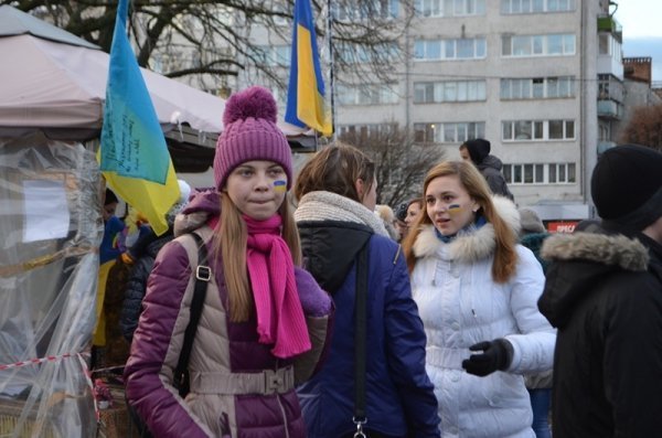 Студентський мітинг у Луцьку. ФОТО. ВІДЕО