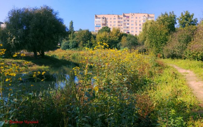 Жовтень в Луцьку на фото Віктора Чухрая