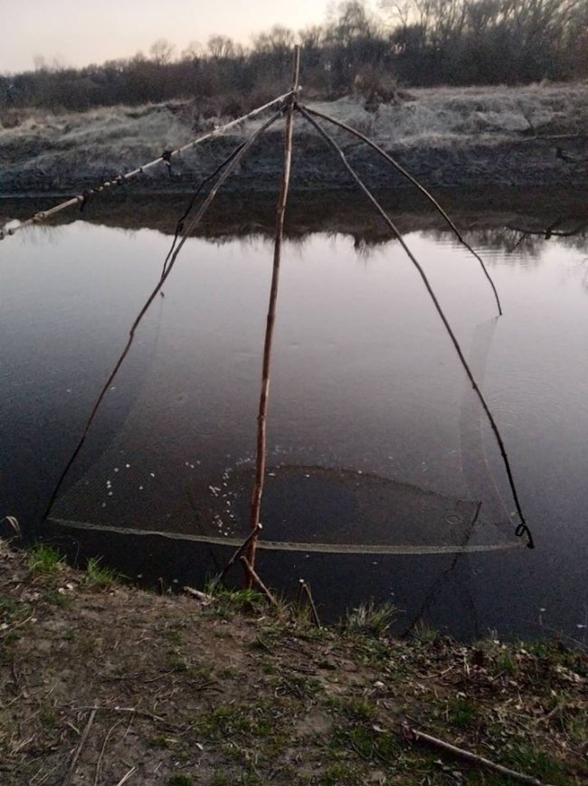 Волинянин «здав» браконьєра, який ловив рибу забороненим знаряддям