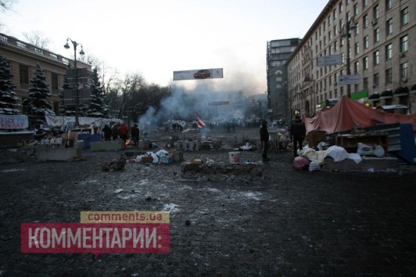 Світанок: барикади у Києві. ФОТО