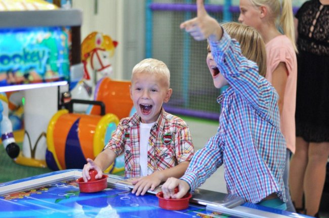 Лабіринт, художня школа, банкетний зал: що працює в дитячому розважальному комплексі у «Промені»*