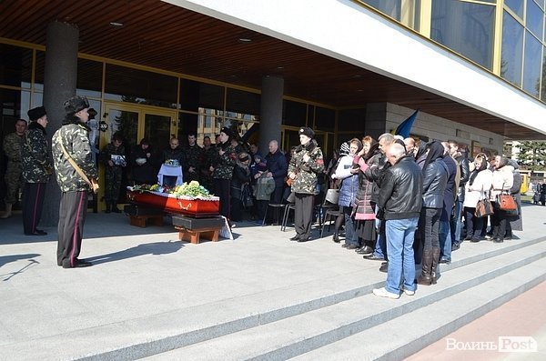 У Луцьку попрощалися ще із одним загиблим бійцем АТО. ФОТО