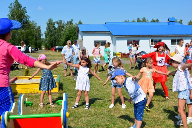 Луцькі активісти зібрали кошти на будівництво майданчика для дітей з ДЦП