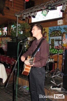 У Володимирі-Волинському відбулась благодійна арт-вечірка. ФОТО