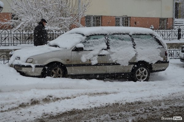 Снігопад у Луцьку. ФОТО