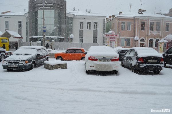 Снігопад у Луцьку. ФОТО