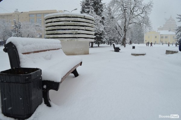 Снігопад у Луцьку. ФОТО