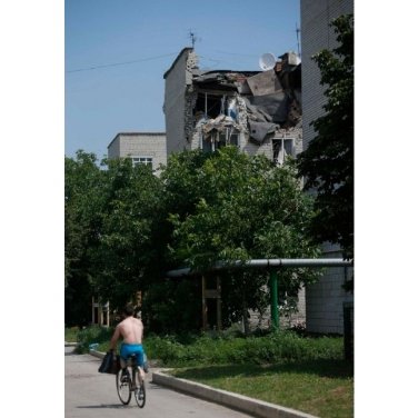 Моторошні фото Маринівки після обстрілу. ФОТО