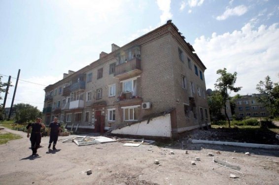 Моторошні фото Маринівки після обстрілу. ФОТО