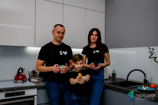 «Якби мали квартиру, одружилися б раніше»: в гостях у Вікторії Доманської та Сергія Стрихарчука. ФОТО*