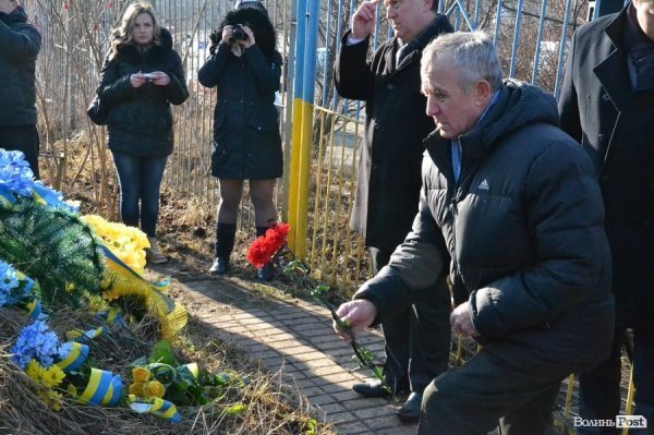 У Луцьку вшанували Героїв Крут, Небесної Сотні та війни на Сході. ФОТО