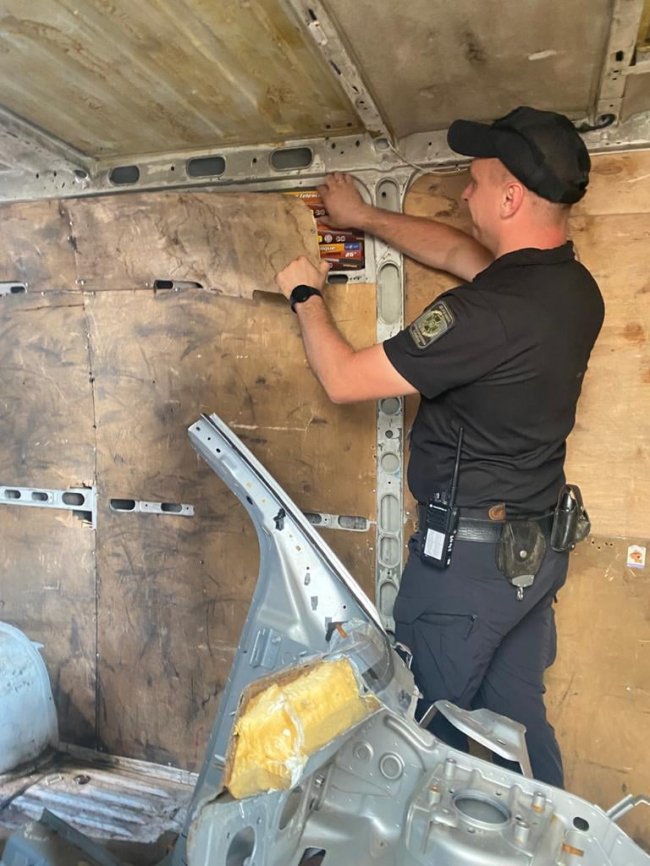 Жінка намагалася провезти боєприпаси через «Ягодин»