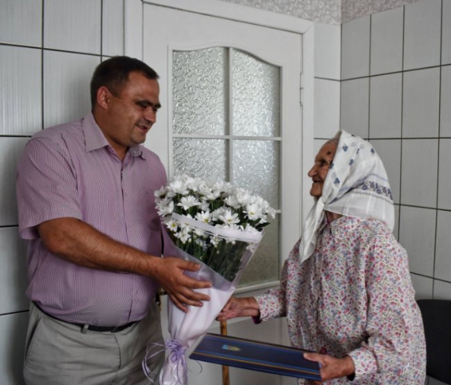 На Волині привітали ювілярку зі сторіччям.ФОТО