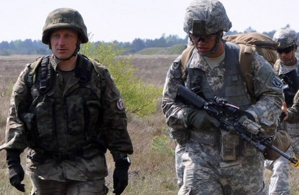 Польські і американські солдати  - на кордоні Білорусі. ФОТО