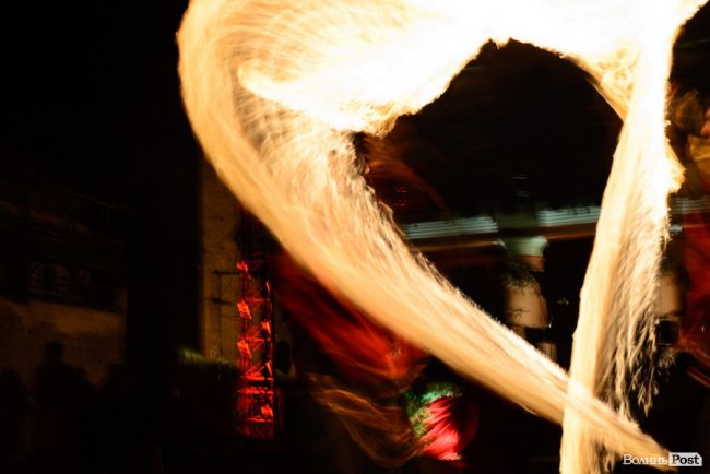 Вогонь у лініях і візерунках із «Ночі у Луцькому замку». ФОТО