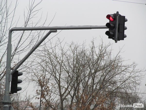 У Луцьку затор через нові світлофори. ФОТО  