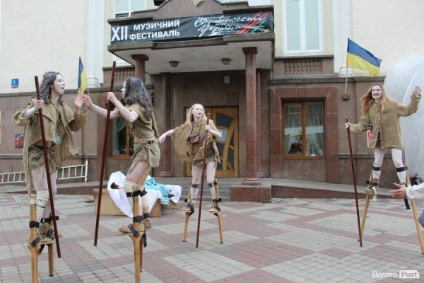 Експериментальний білоруський театр епатував луцьку публіку. ФОТО. ВІДЕО