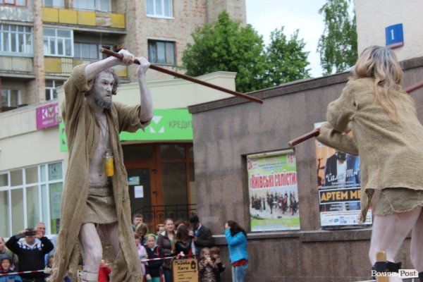 Експериментальний білоруський театр епатував луцьку публіку. ФОТО. ВІДЕО