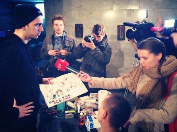 Акція в Українському домі ‒ безплатні татуклейноди. ФОТО