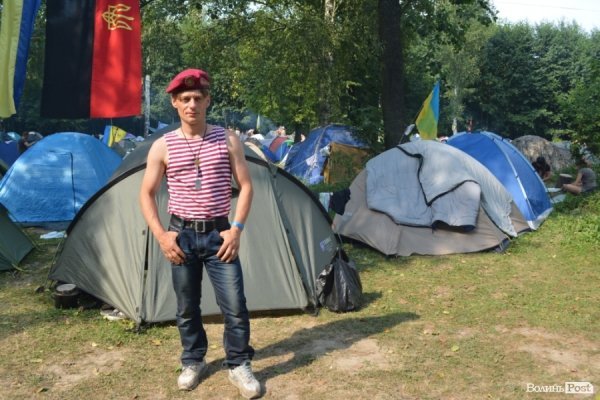 Володимир Пастушок - у нацгвардійській фуфайці та кашкеті