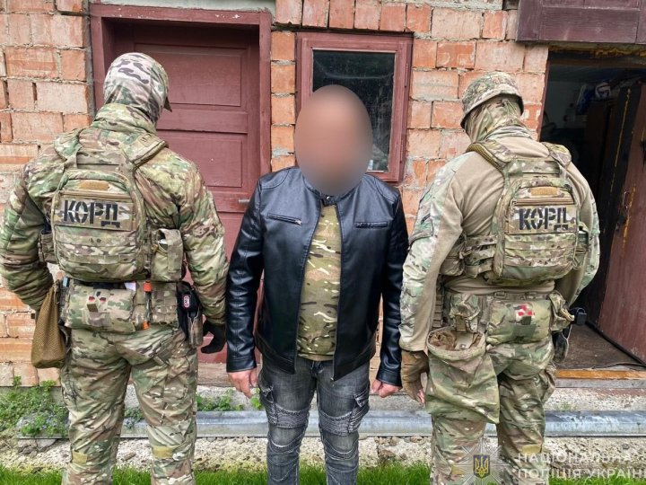 Волинські оперативники викрили зловмисника з Полтавщини, який торгував зброєю. ФОТО