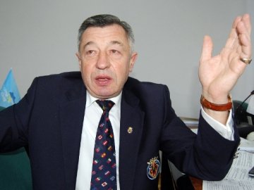 Луцький депутат знову відзначився краваткою і розповів, що «был вроде в оппозиции»
