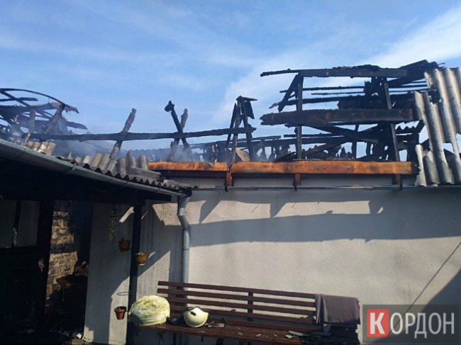 У місті на Волині загорівся гараж. ФОТО