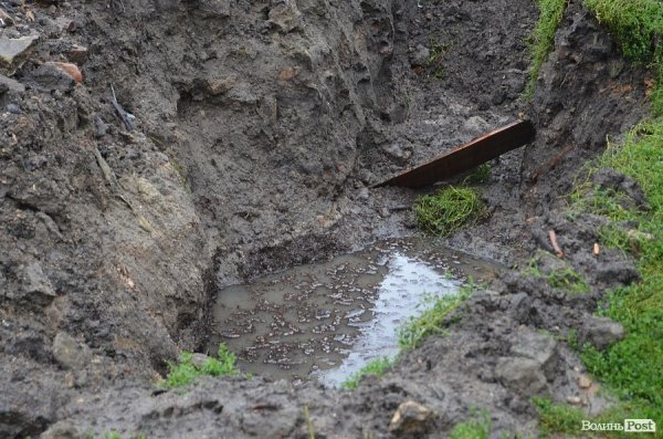 Археологи призупинили скандальне будівництво на Кафедральній в Луцьку. ФОТО