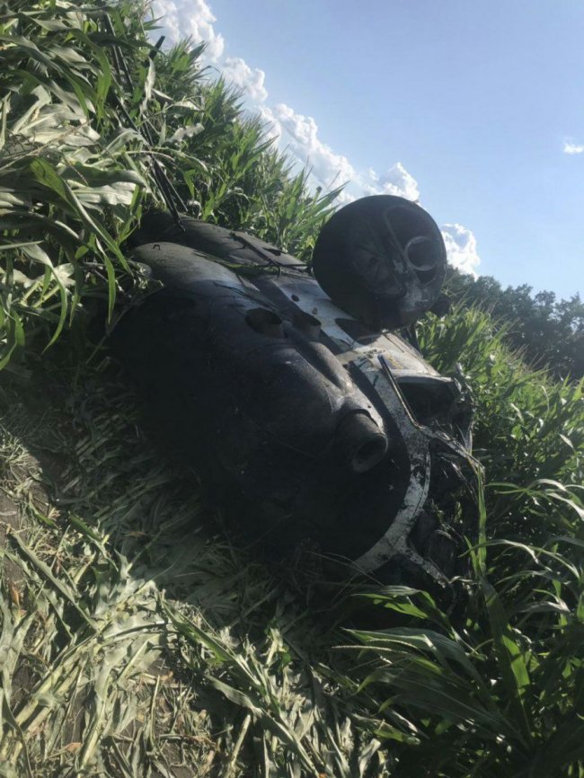 На Сумщині впав вертоліт, одна людина загинула. ФОТО