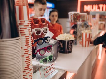 У «Промені» показують фільми англійською*