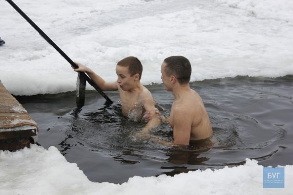 Як на Водохреще пірнали у Нововолинську