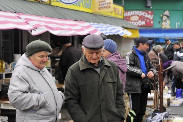 Завокзальний ринок. БУДНІ МІСТА