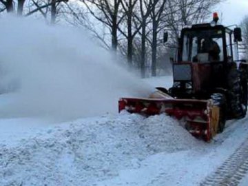 «До понеділка владнаємо», - Яковлев про нерозчищені двори у Луцьку