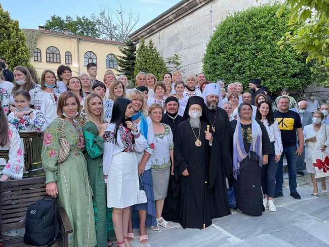 Волинські миряни привітали з Днем ангела Вселенського Патріарха і співали у Стамбулі «Волинь моя». ВІДЕО