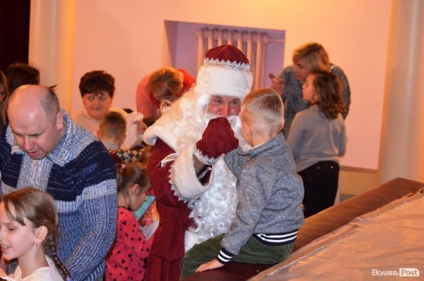 Андрій Покровський влаштував новорічне свято для 200 дітей