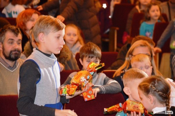 Андрій Покровський влаштував новорічне свято для 200 дітей