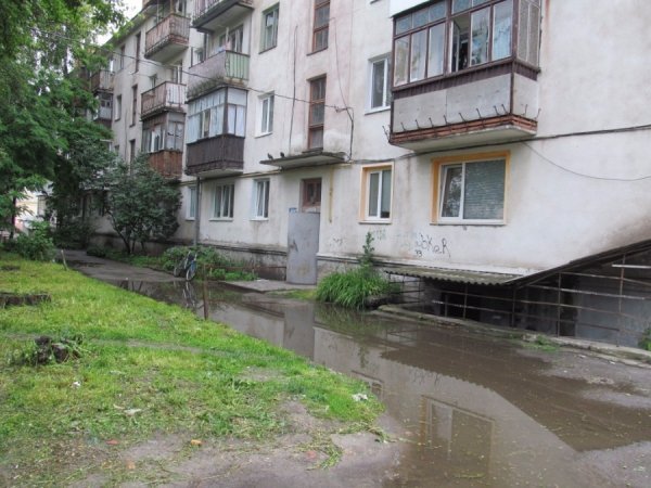 Мешканці Луцька скаржаться на бездіяльність ЖКГ. ФОТО