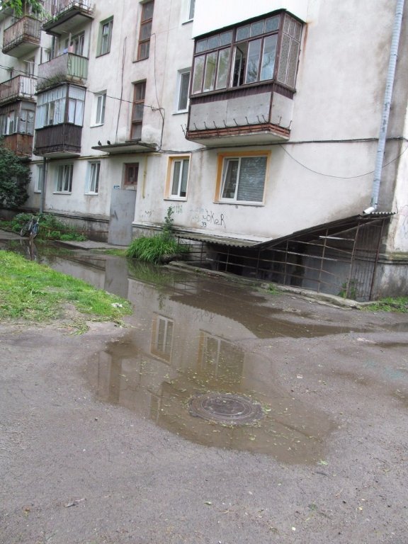 Мешканці Луцька скаржаться на бездіяльність ЖКГ. ФОТО