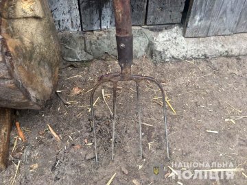 Чоловік побив вилами рідного брата на Рівненщині. ФОТО