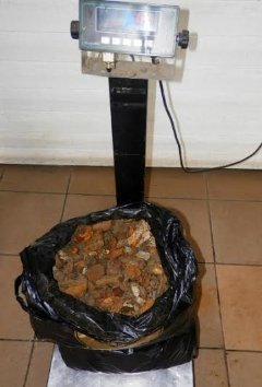 На Волині прикордонники затримали велику партію бурштину. ФОТО