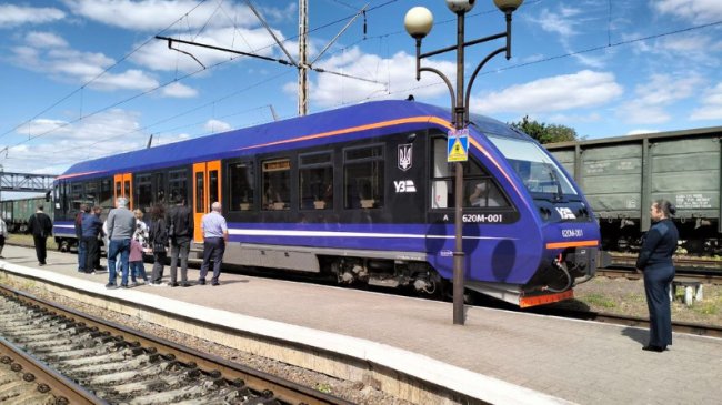 До Луцька вперше прибув потяг з Коломиї