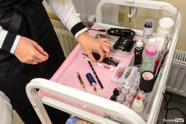 Що таке перманентний макіяж, кому і як його робити: відповіді на усі питання від чемпіонки світу з Луцька*