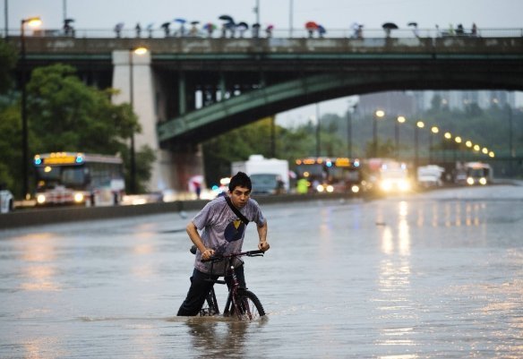 Як тонуло канадське Торонто. ФОТО