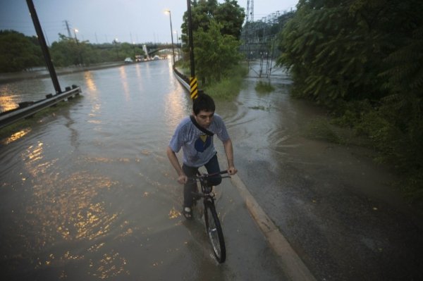 Як тонуло канадське Торонто. ФОТО
